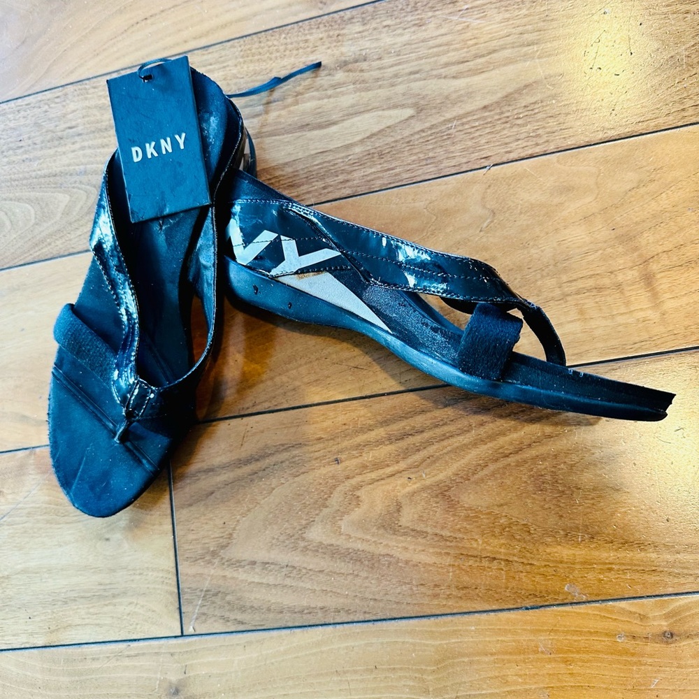 REDUCED DKNY Sporty patent and rubber sandals